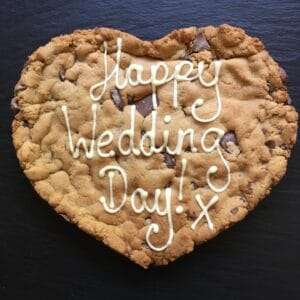 Happy Wedding Day! x wedding day gift wedding guest grooms day gift bride gift heart shaped cookie bridesmaid gift